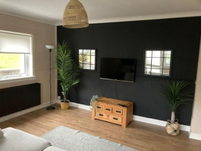 Monthly/ weekly discounts, lovey apartment!